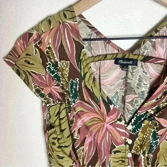 Madewell Shirred Cap-Sleeve Top in
Brushstroke Monstera Size Small - Picture 5 of 14